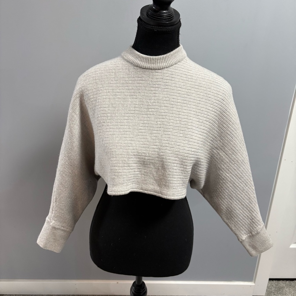 Aritzia - Wilfred Free Cropped Sweater